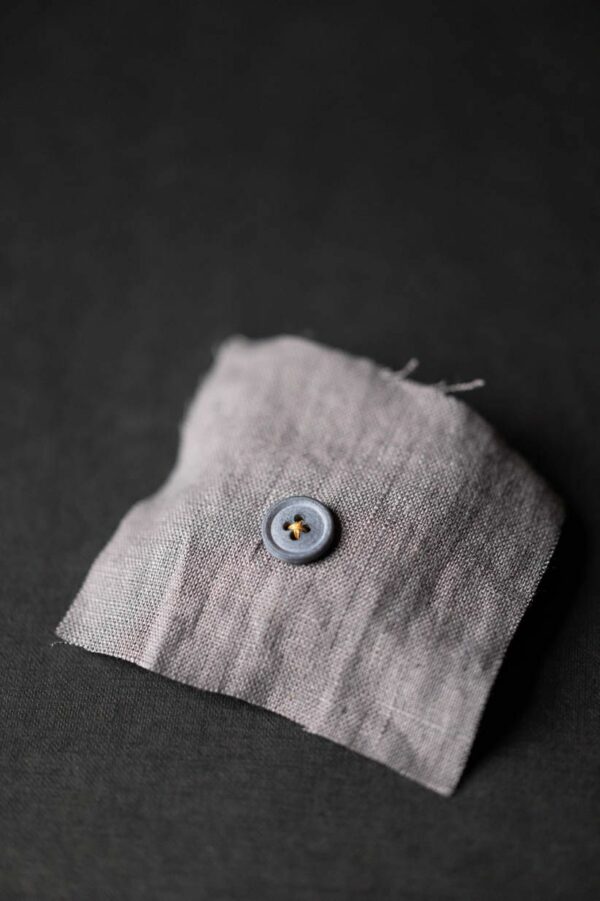 BIO Cotton Knöpfe 15 mm // Merchant & Mills // Polar Grey