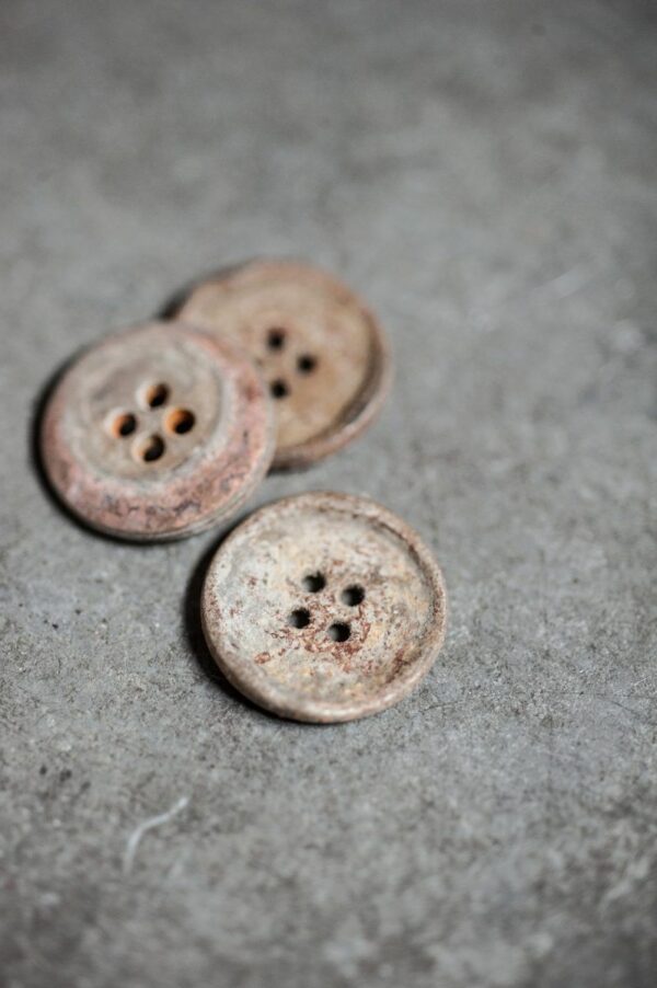 Knöpfe 20 mm // Merchant & Mills // Unearthed