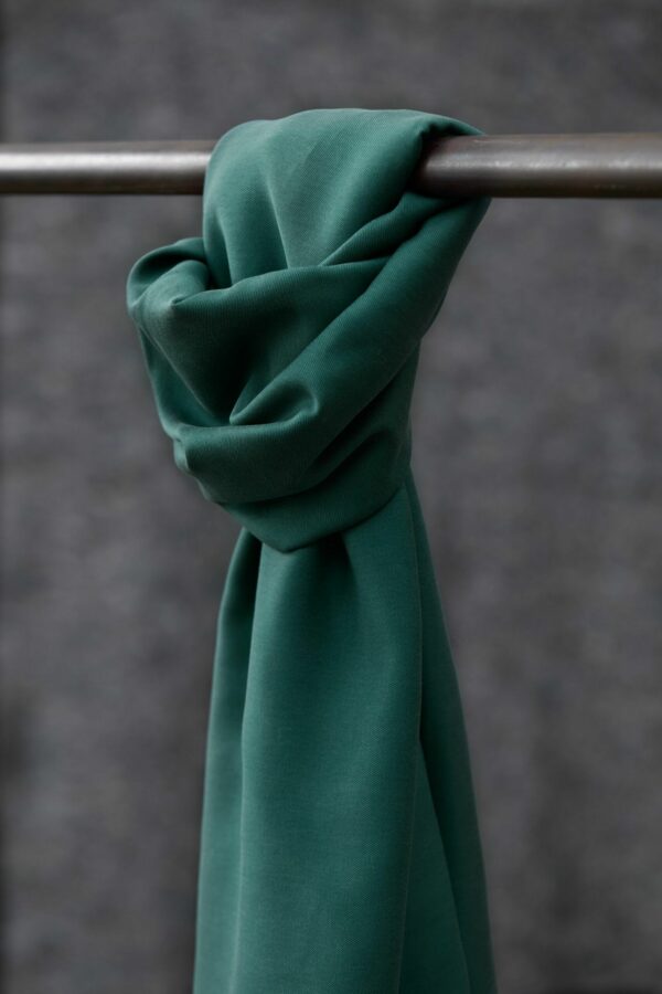TENCEL™ Smooth Drape Twill // Meet Milk // Emerald