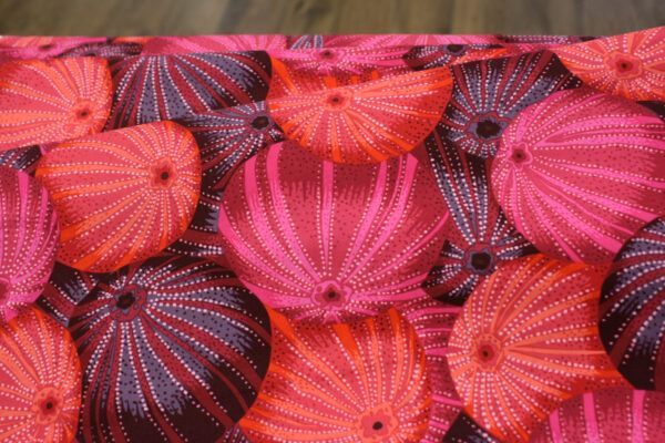 Popeline // Kaffe Fassett // Sea Urchins // Red – Bild 3