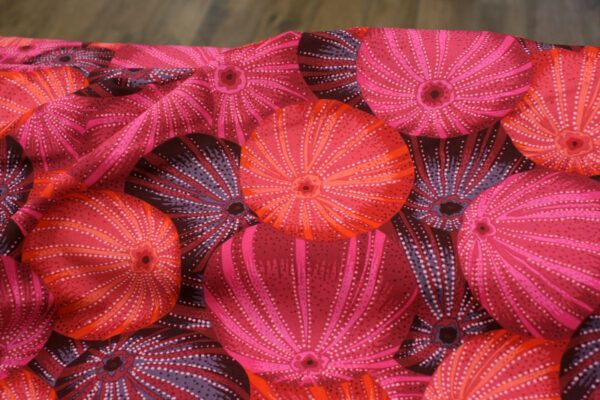 Popeline // Kaffe Fassett // Sea Urchins // Red – Bild 2