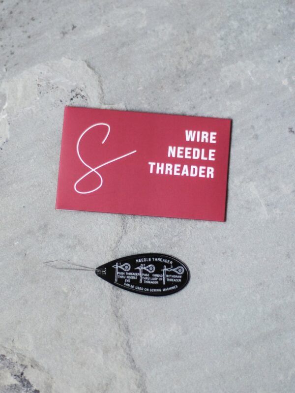Wire Needle Threader // Nadeleinfädler // Sewply – Bild 2
