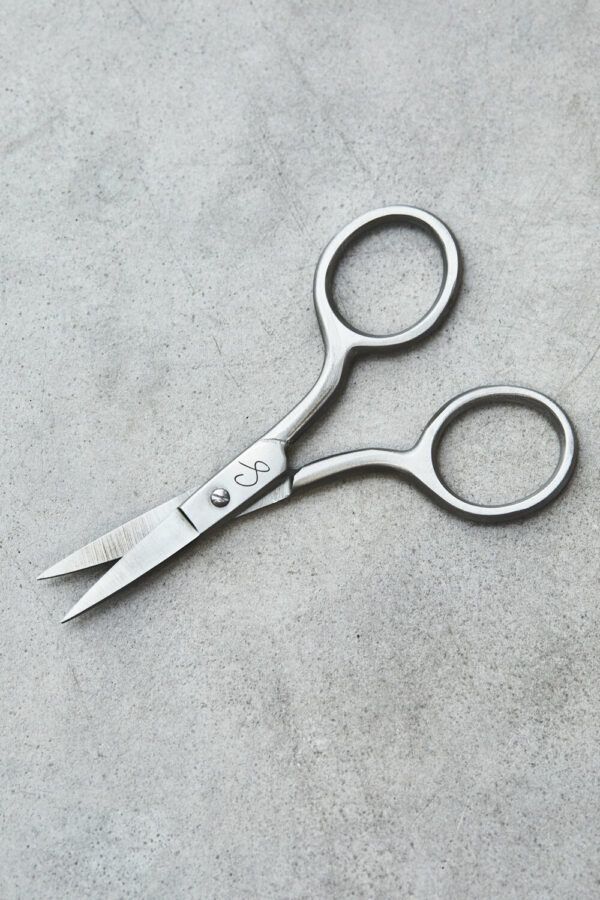 Small Thread Scissor // Fadenschere // Sewply // Steel