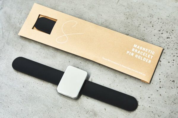 Magnetic Bracelet Pin Holder // Magnetnadelkissen // Sewply // Schwarz – Bild 3