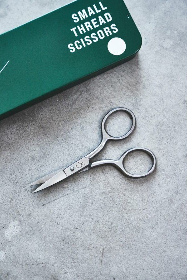 Small Thread Scissor // Fadenschere // Sewply // Steel – Bild 4