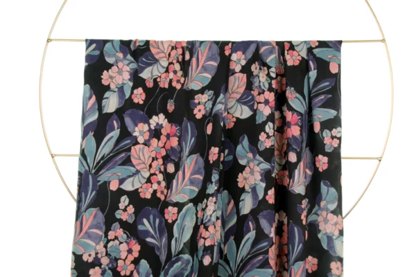 Viskose // Atelier Jupe // Black With Pink Flowers – Bild 4