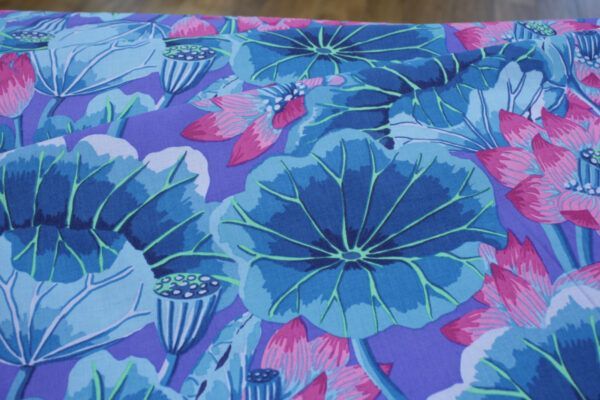 Popeline // Kaffe Fassett // Lake Blossom // Blue – Bild 3