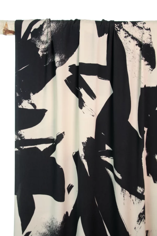 Viskose // Atelier Jupe // Large Black Print