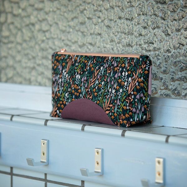Gabardine Twill // SYAS // Tiny Flowers // Black – Bild 6