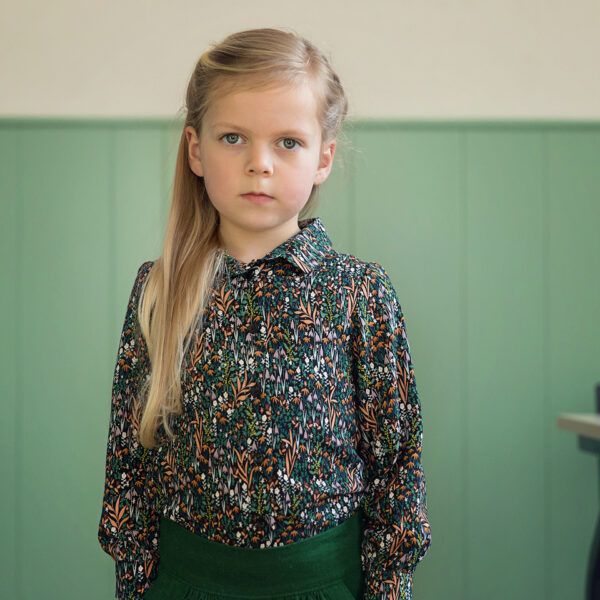 Viskose // SYAS // Tiny Flowers // Black – Bild 7