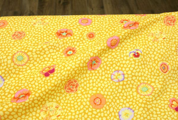 Popeline // Kaffe Fassett // Guinea Flower // Gold