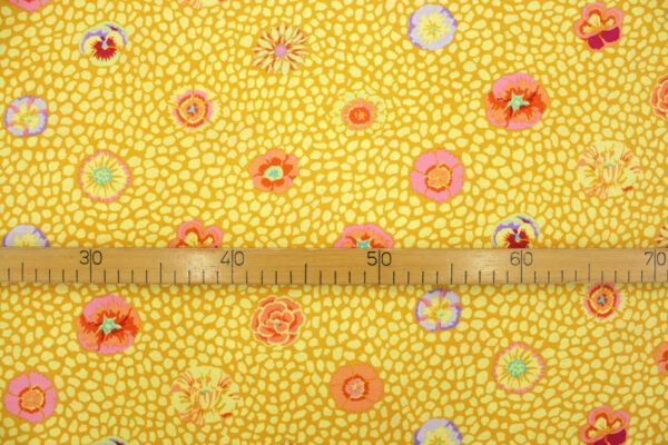 Popeline // Kaffe Fassett // Guinea Flower // Gold – Bild 3