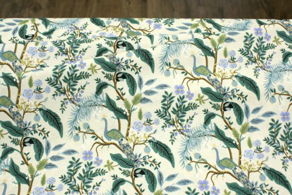 Popeline // Rifle Paper Co. // Vintage Garden // Peacock // Light – Bild 3