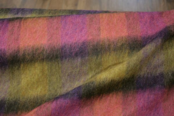 Wollstoff // Chequered Alpaka // Pink Yellow – Bild 3