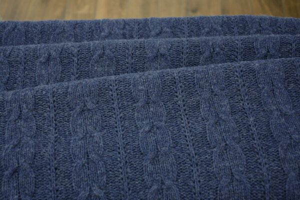 Merinostrick // Zopfmuster // Blau – Bild 4