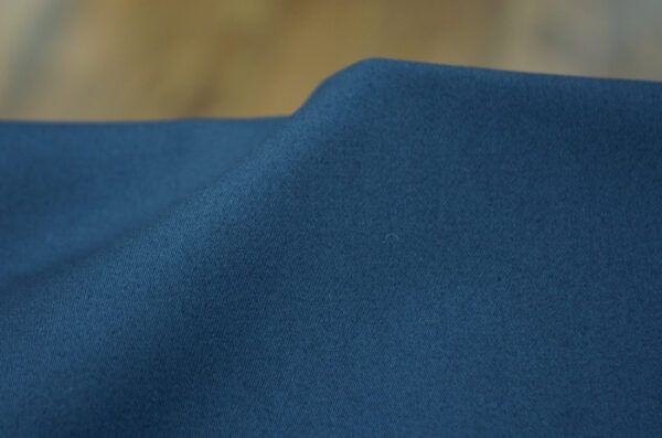 Baumwollstoff mit Elastan // Blau