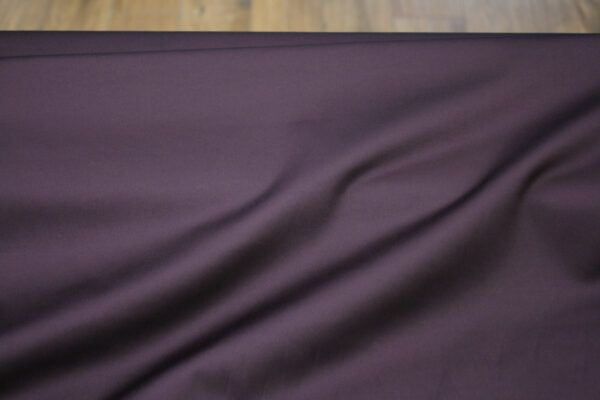 Baumwollstoff mit Elastan // Satiniert // Aubergine – Bild 2