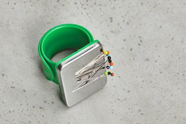 Magnetic Bracelet Pin Holder // Magnetnadelkissen // Sewply // Grün – Bild 2