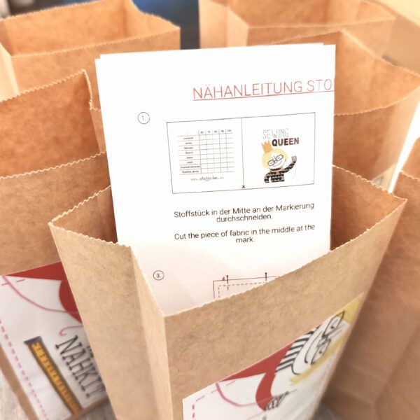 Nähkit Nadelkissen für Nähmaschinennadeln mit Krönchenmarkiernadel – Bild 4