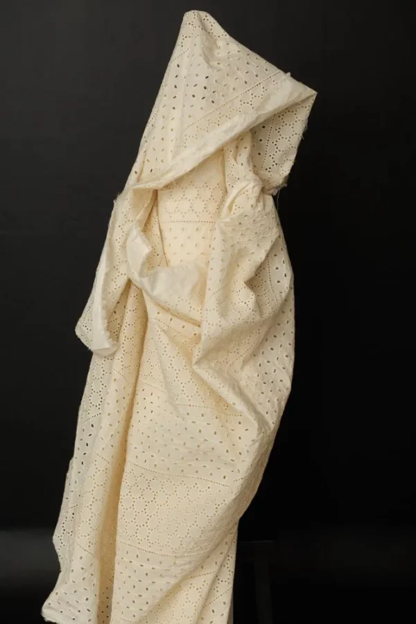 Indian Cotton // Merchant & Mills // Ecru Eyelet Indian Cotton – Bild 2