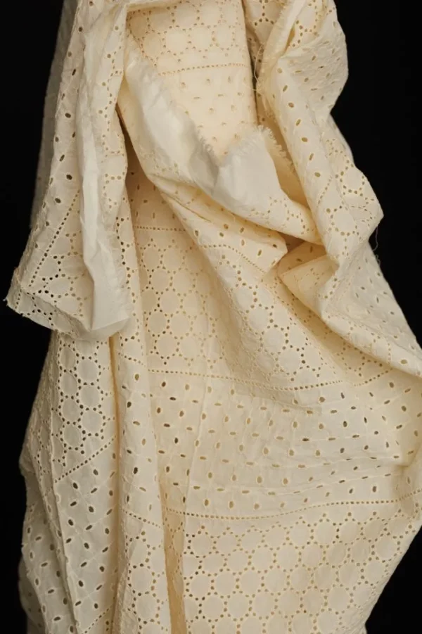 Indian Cotton // Merchant & Mills // Ecru Eyelet Indian Cotton – Bild 5