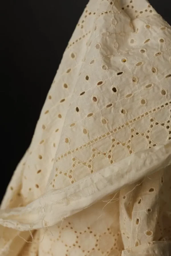 Indian Cotton // Merchant & Mills // Ecru Eyelet Indian Cotton – Bild 3