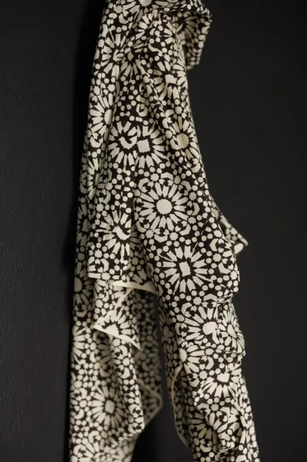 Indian Cotton // Merchant & Mills // Papercut Black