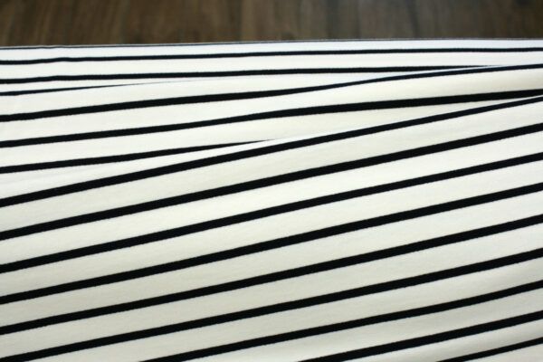 Sommersweat // Stripes // Off White and Black – Bild 3