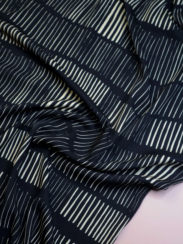 EcoVero™️ Viskose Twill // Mind The Maker // Sticks Black – Bild 2