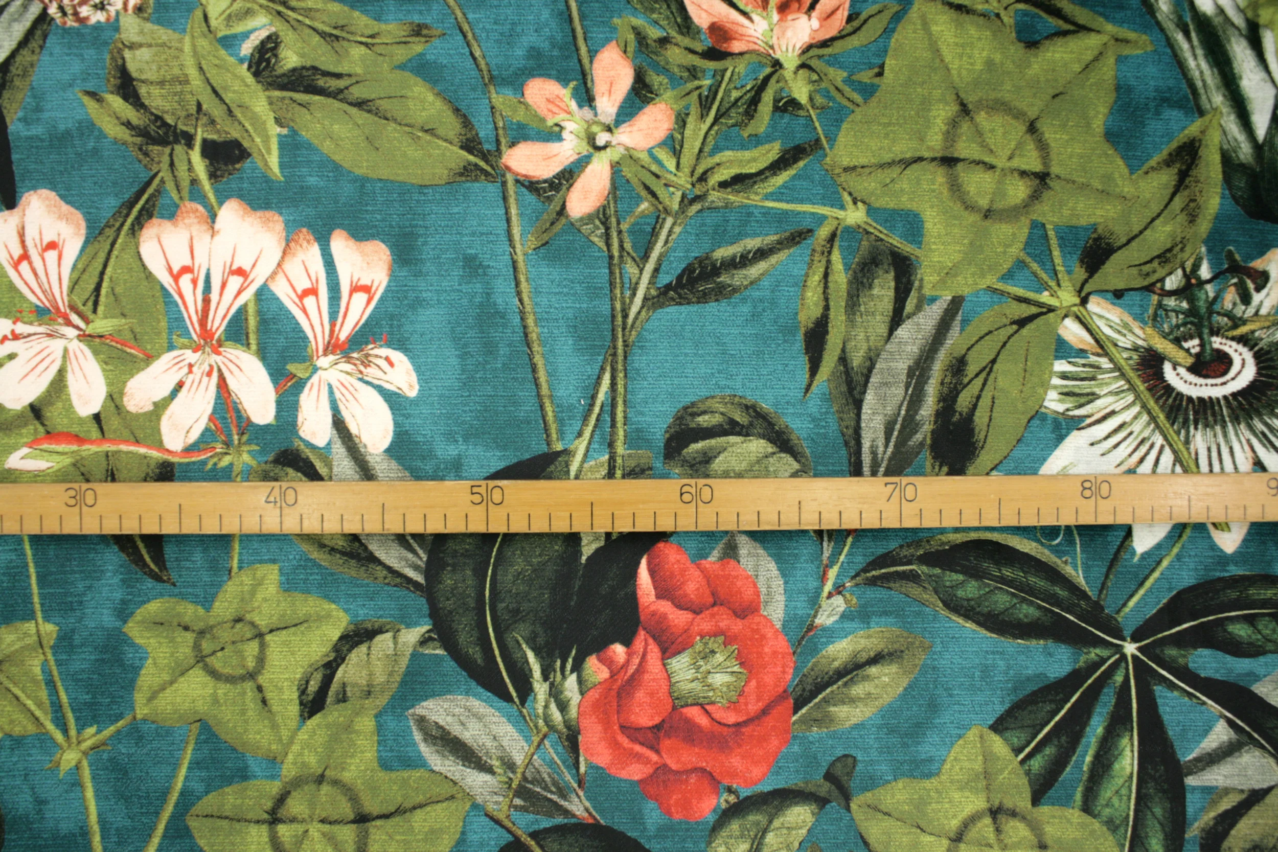 Dekostoff // Möbelstoff // Samt // Passiflora // Kingfisher – Bild 8