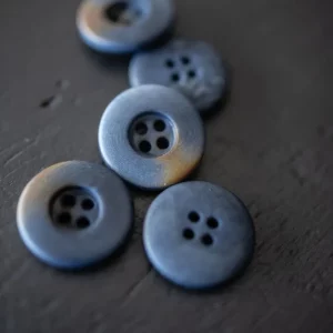 Corozo Knöpfe 20 mm // Merchant & Mills // Powder Blue